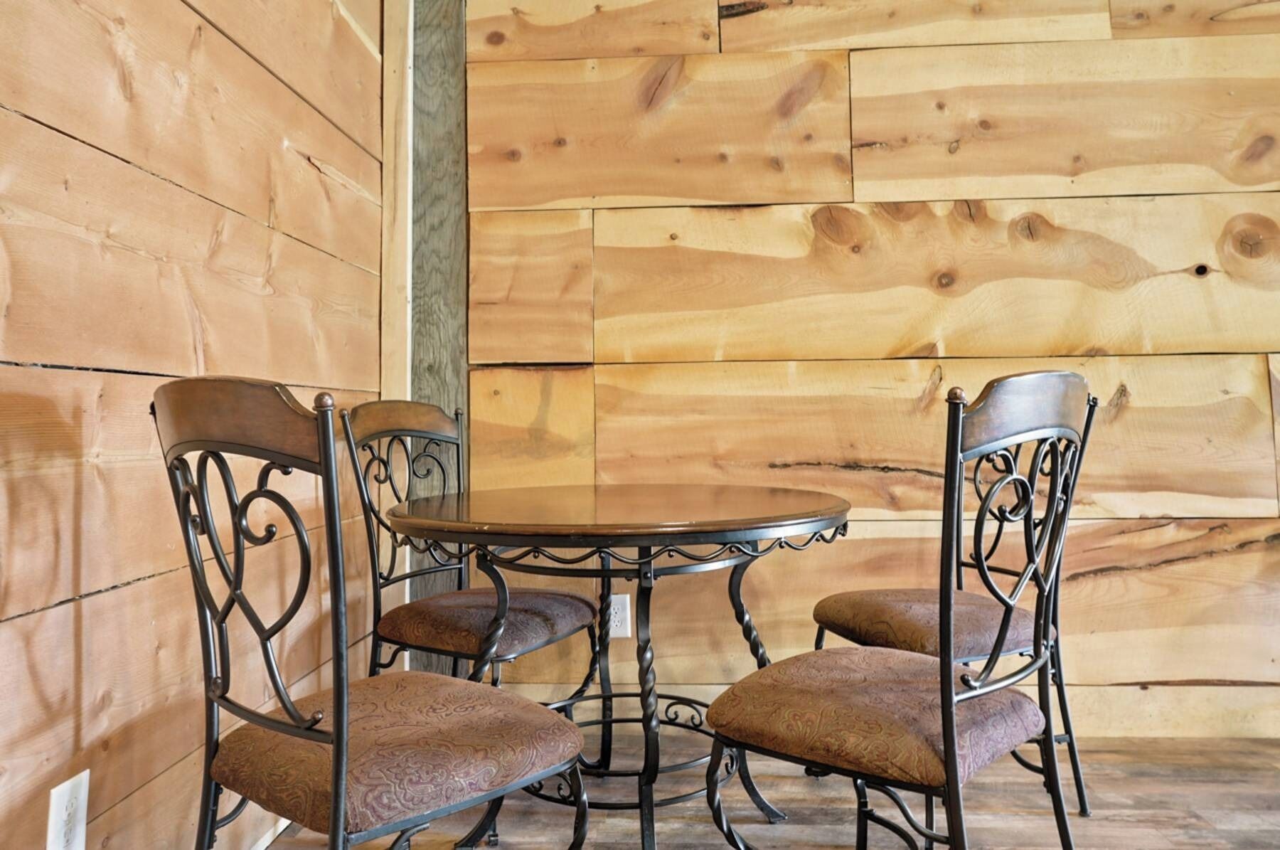 Upstairs Suite | In-room dining