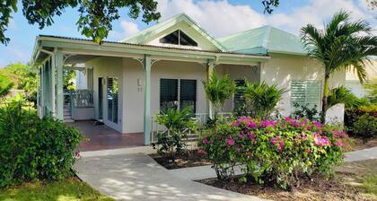 Gorgeous 3-bedroom house with WiFi in Cedar Valley Springs, next to Golf Course