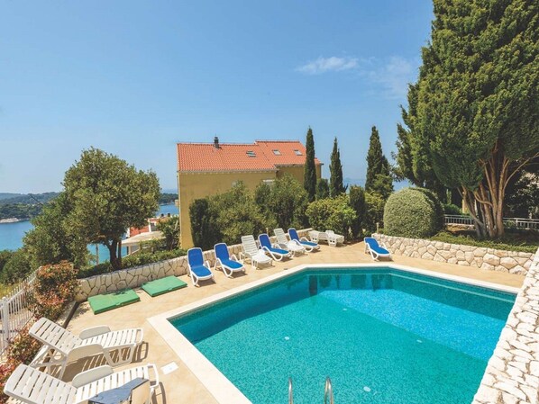 Apartment | Pool | Outdoor pool