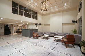 Lobby sitting area - Hotel Square 36 (Kota)