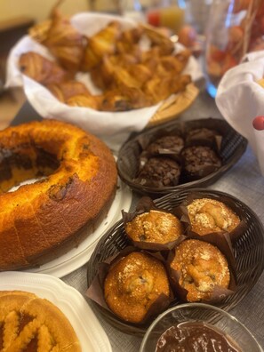 Free daily buffet breakfast