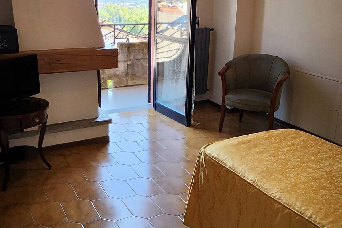 Classic Quadruple Room | In-room safe, desk, WiFi (free)
