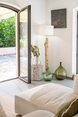 Smart TV, table tennis