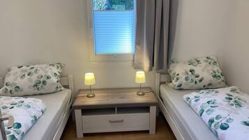 2 Schlafzimmer, Bügeleisen/Bügelbrett, Bettwäsche