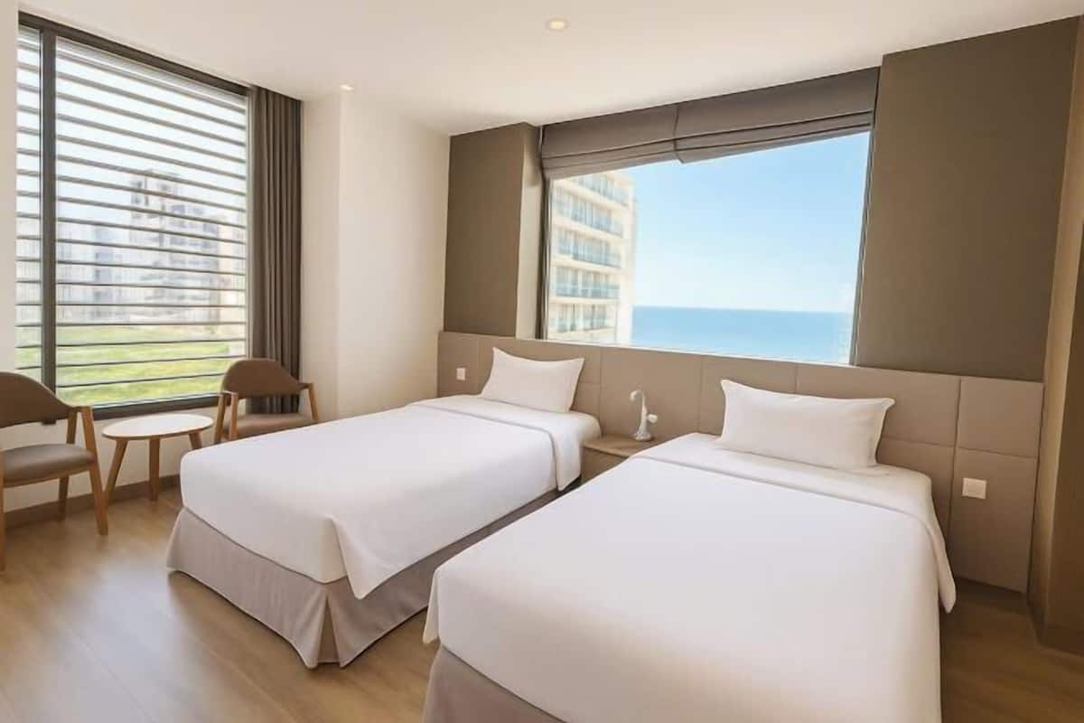 1 bedroom, memory-foam beds, minibar, in-room safe