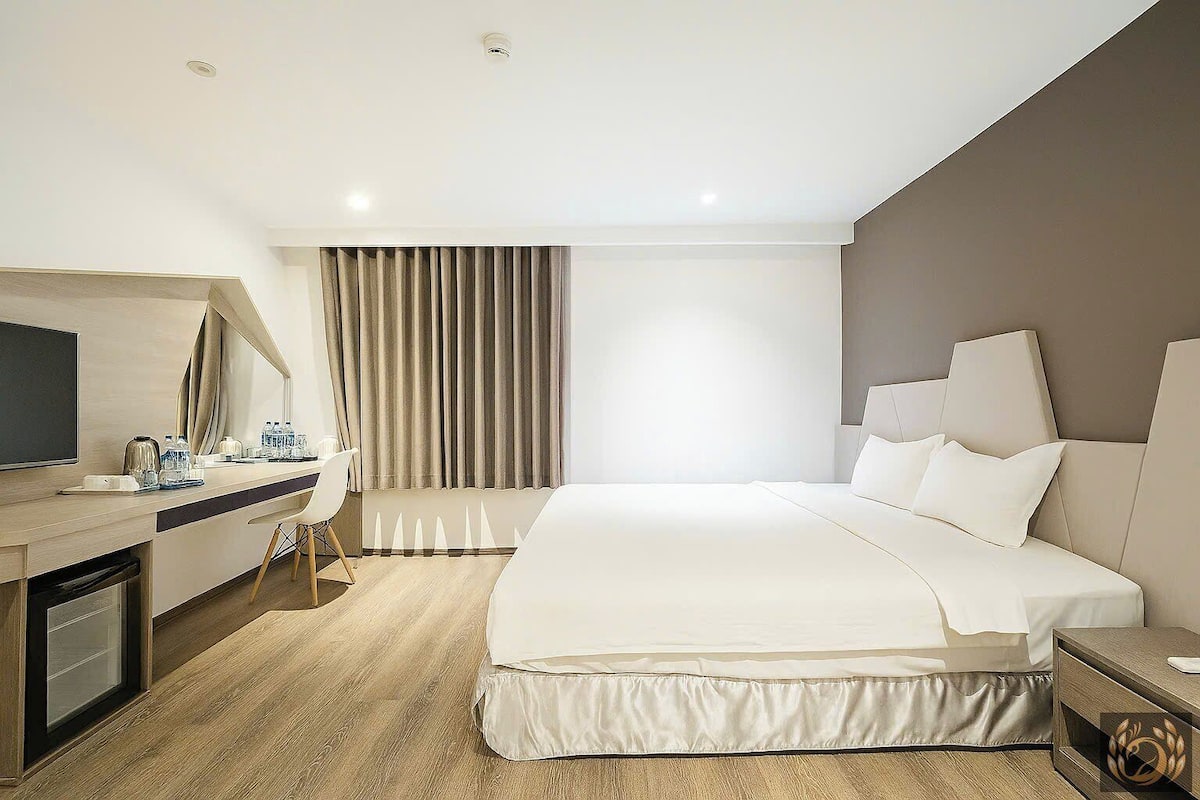 Quarto superior, sem janelas | 1 quarto, camas com colchões de espuma com sistema de memória, frigobar
