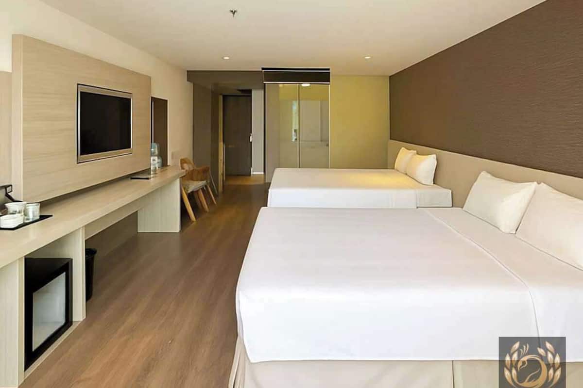 Deluxe Triple Room, Balcony, City View
