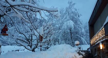 Ferienwohnung 'Kratzwald' mit Bergblick, privater Terrasse und Wi-Fi