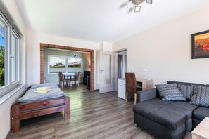 TV, lettore DVD, impianto stereo