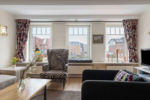 Télévision, chaîne hi-fi