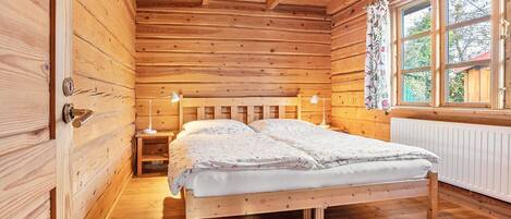 3 bedrooms, free WiFi, bed sheets