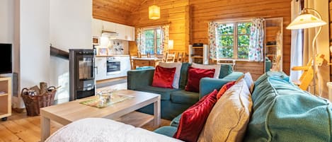 Fernseher, Kamin, Stereoanlage