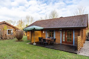 Outdoor dining - Apartment 'Maria' with Private Terrace, Private Garden and Wi-Fi (Zislow)