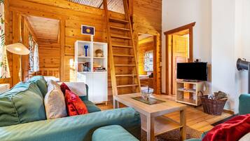 Fernseher, Kamin, Stereoanlage