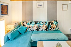 Televisión y chimenea 