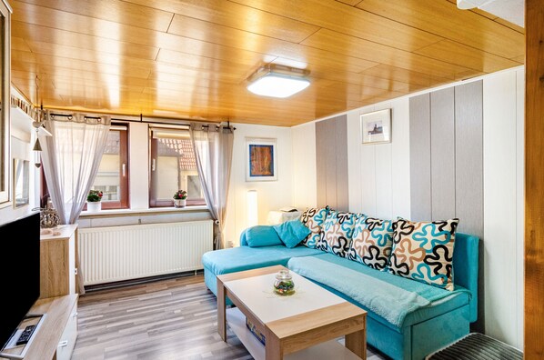 Televisión y chimenea 