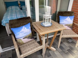 1 slaapkamer, een strijkplank/strijkijzer, beddengoed