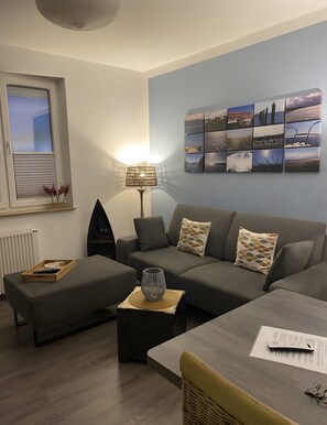 TV, stereo - Apartment 'Jan, 35qm' with Balcony (Horumersiel-Schillig)