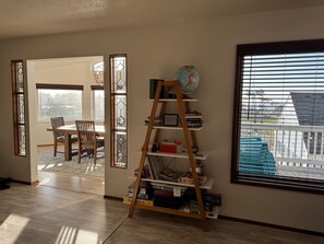 Interior - Fillabuster Bay, No gridlock, just endless relaxation! Enjoy beautiful sunsets! (Yachats)