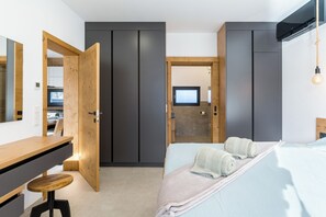 4 slaapkamers, een kluis op de kamer, een strijkplank/strijkijzer