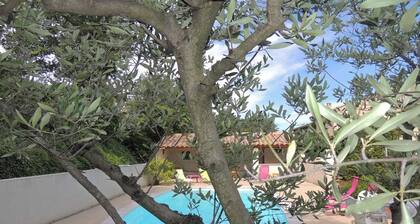 Haus in Vaison La Romaine mit Pool