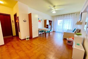 Interior - Apartment in Caorle with balcony (Caorle (VE))