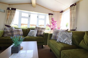 Smart TV - Cozy chalet in Tzummarum (Tzummarum)