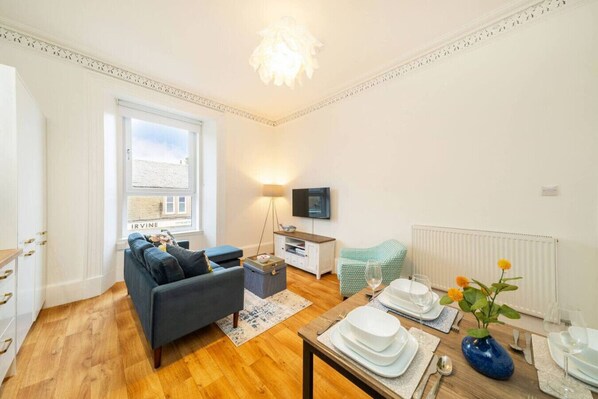 TV - No 69 Gray Street (Broughty Ferry, Dundee)