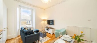 No 69 Gray Street - Coastal Town Break