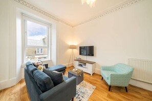 TV - No 69 Gray Street (Broughty Ferry, Dundee)