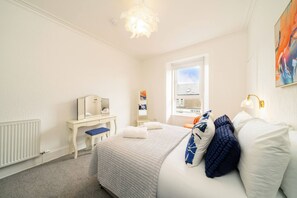 2 bedrooms, iron/ironing board, travel cot, free WiFi