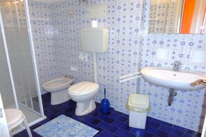 Douche, bidet