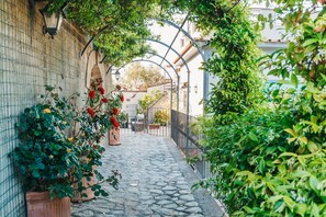 Property grounds - Villa in Termini with 3 bedrooms sleeps 6 (Termini)