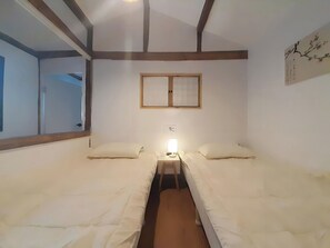 2 bedrooms, desk, WiFi, bed sheets - Hyehwa 1937 (Hanok), a traditional Korean house built in 1937 (Seongbuk District)