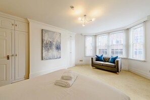 3 makuuhuonetta, silitysrauta/-lauta, Wi-Fi