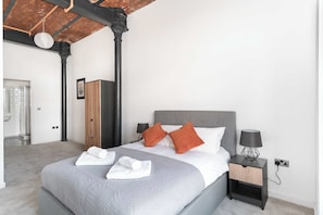 2 bedrooms, desk, iron/ironing board, WiFi - Fabulous 2BED Manchester Apartment Close to Etihad (Manchester)