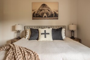 3 bedrooms, iron/ironing board, free WiFi, bed sheets