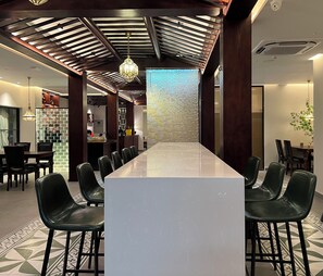 Bar (on property) - Stargazing Platform Inn - Guangzhou ChenClanAcademy & ShaMian & YongQingFang Branch (Guangzhou)