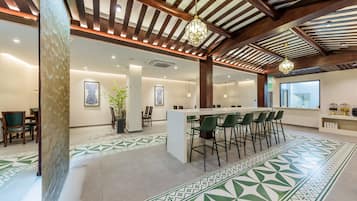 Lobby lounge