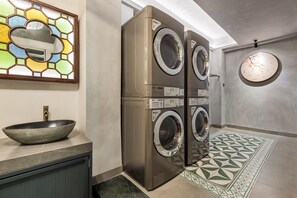 Laundry room - Stargazing Platform Inn - Heart of Old Canton (Guangzhou)