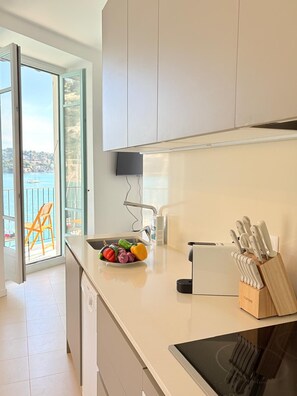 冰箱、烤箱、洗碗机、茶具/咖啡用具