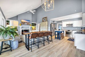 Fridge, microwave, oven, stovetop - Sleeps 24~Waterfront~Dock~Golf Cart~Walk to Beach (Pawleys Island)