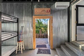 2 bedrooms, desk, free WiFi, bed sheets