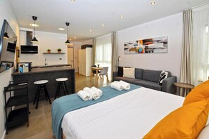 1 bedroom, WiFi, bed sheets