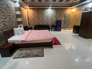 Suite estudio Signature, 1 cama de matrimonio grande | Escritorio, espacio para trabajar con un portátil, wifi gratis