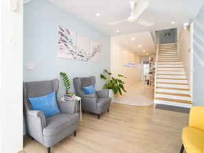 Lobby sitting area - Kokotel Krabi Seaside (Krabi)