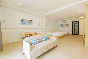 Desk, free WiFi, bed sheets - Sea Side Ao Nang Landmark Night Market Krabi (Krabi)