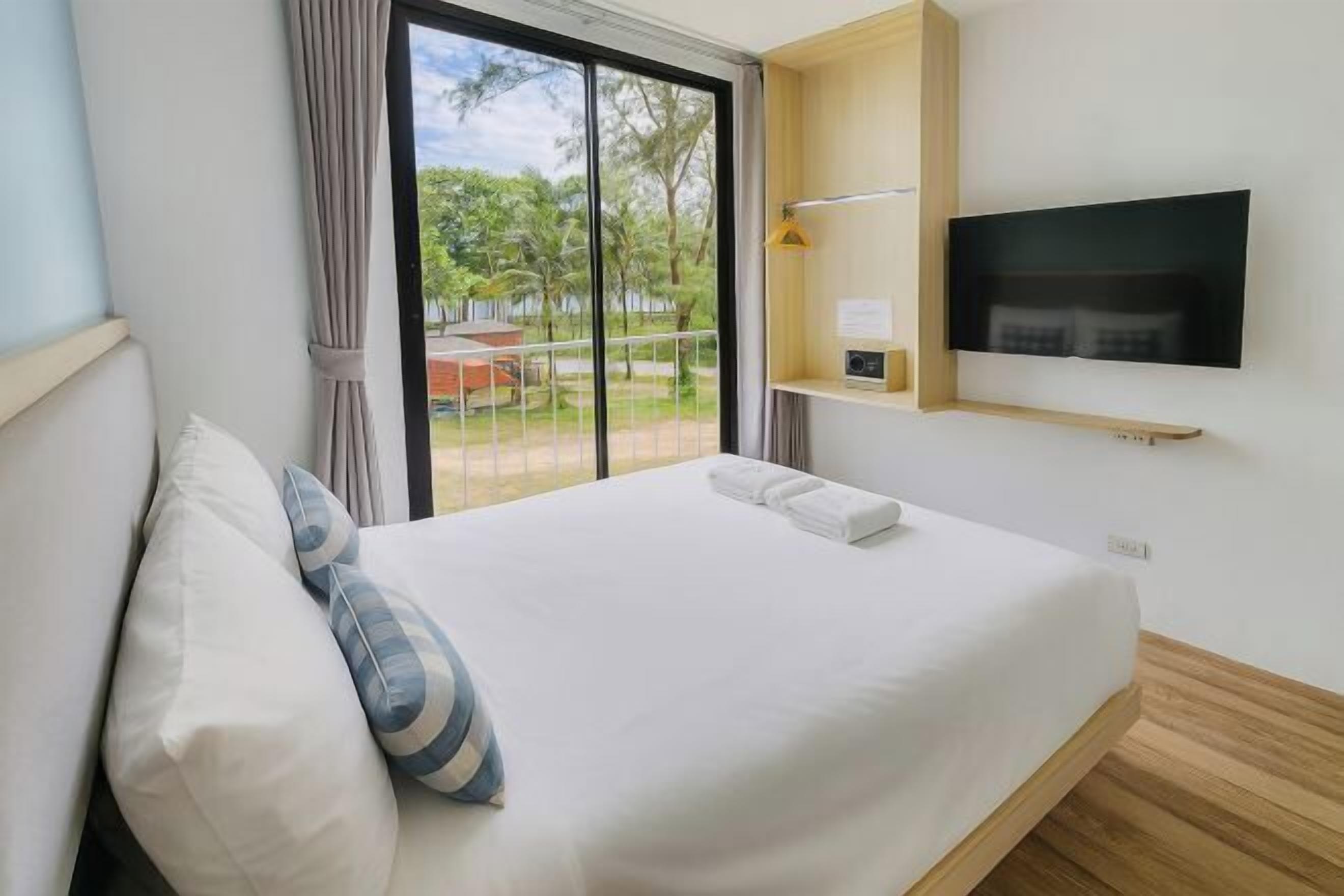 Bureau, Wi-Fi gratuit, draps fournis