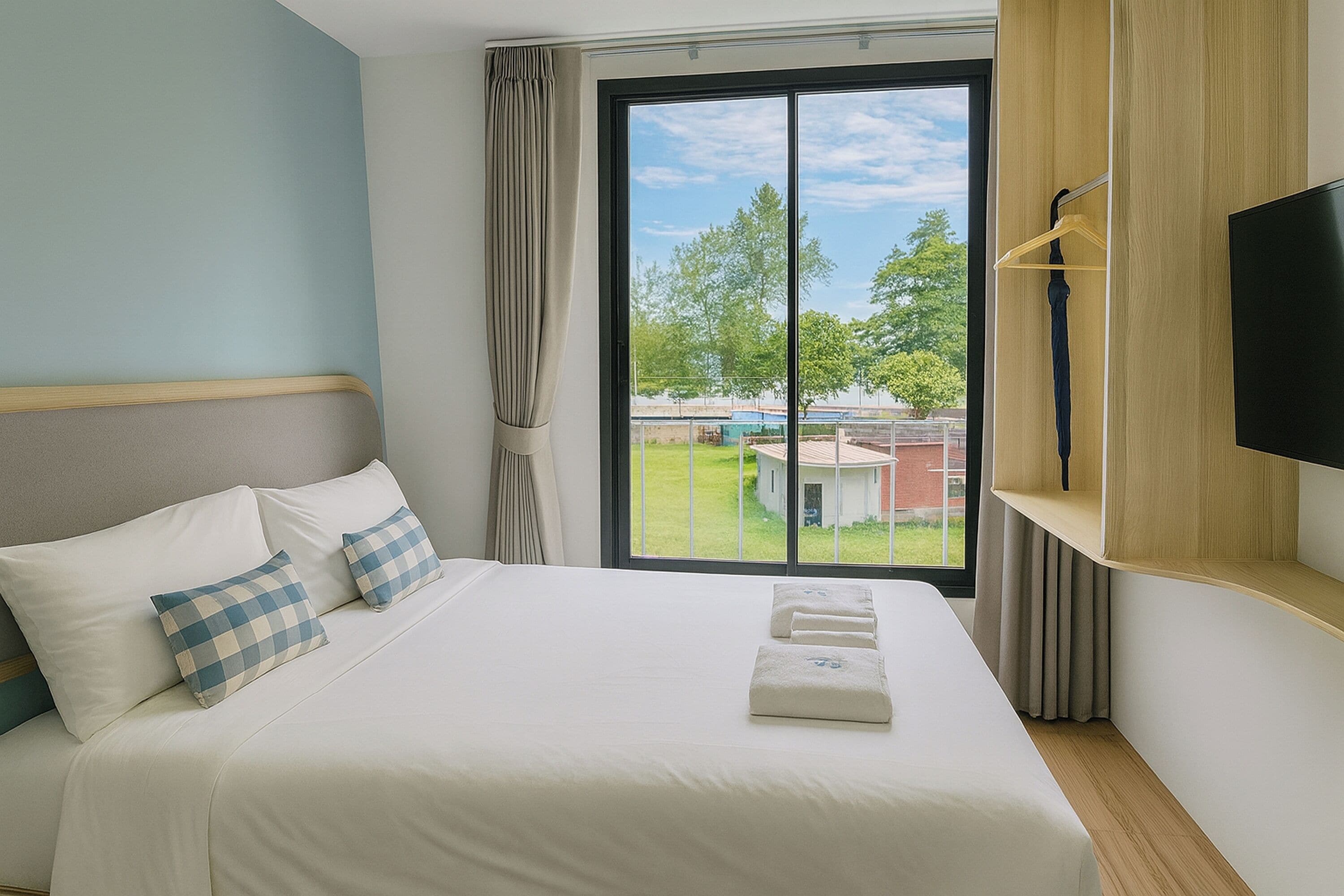 Quarto casal superior | Escrivaninha, Wi-Fi de cortesia, roupa de cama