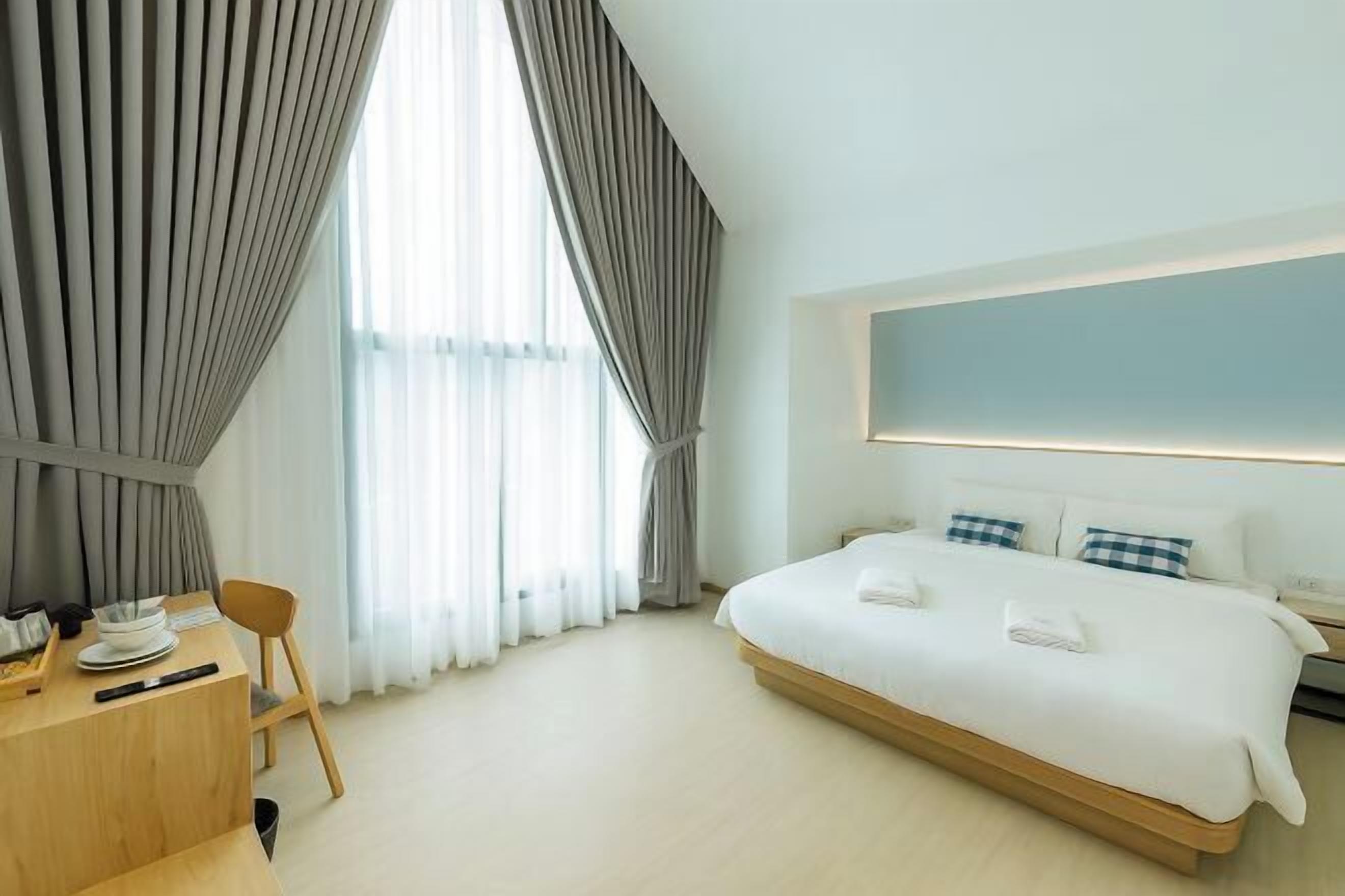 Bureau, Wi-Fi gratuit, draps fournis